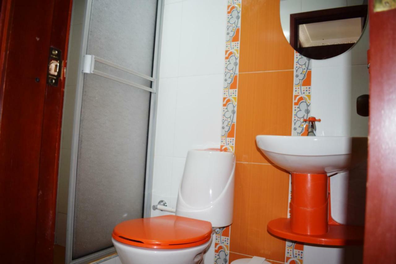 Hotel Londres Pasto Bagian luar foto