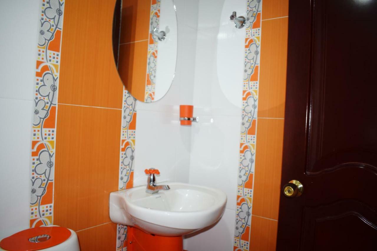 Hotel Londres Pasto Bagian luar foto