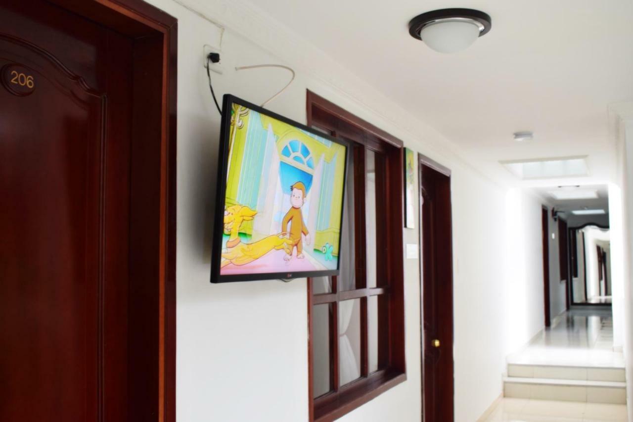 Hotel Londres Pasto Bagian luar foto