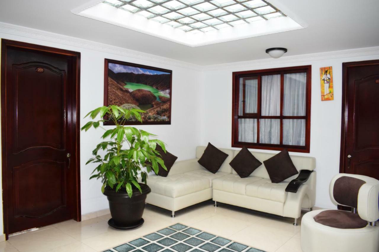 Hotel Londres Pasto Bagian luar foto
