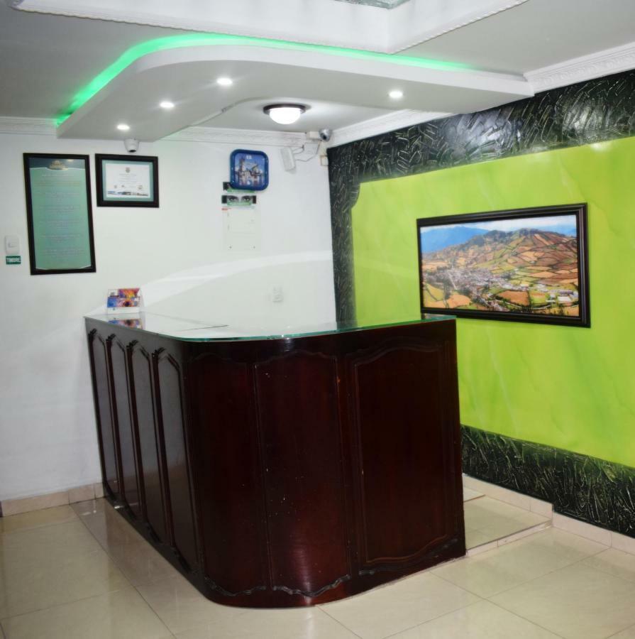 Hotel Londres Pasto Bagian luar foto
