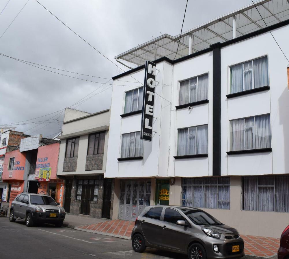 Hotel Londres Pasto Bagian luar foto